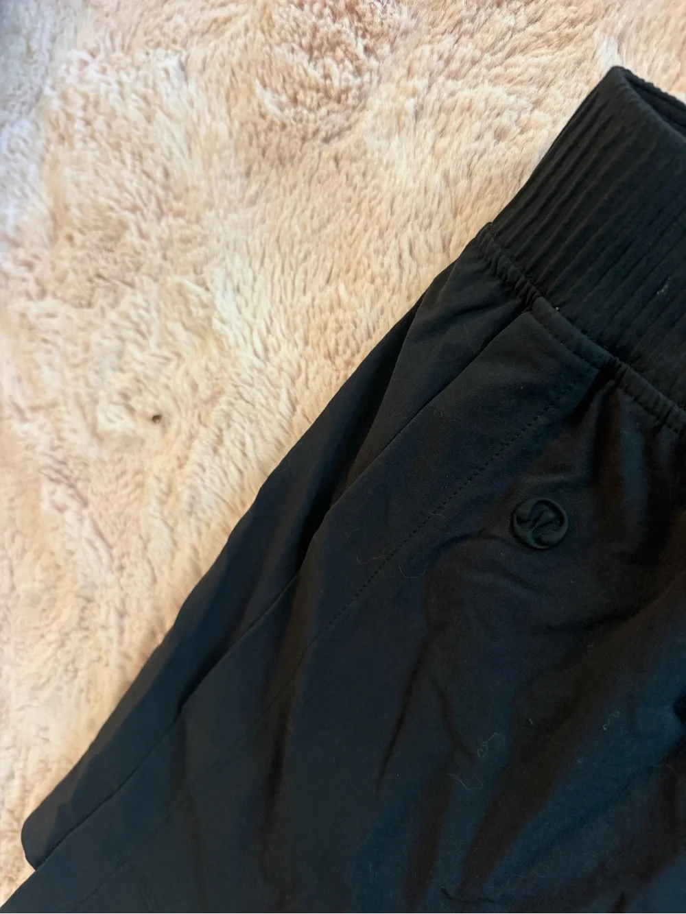 Lululemon Black Stretch Woven Relaxed-Fit High-Rise Short 4